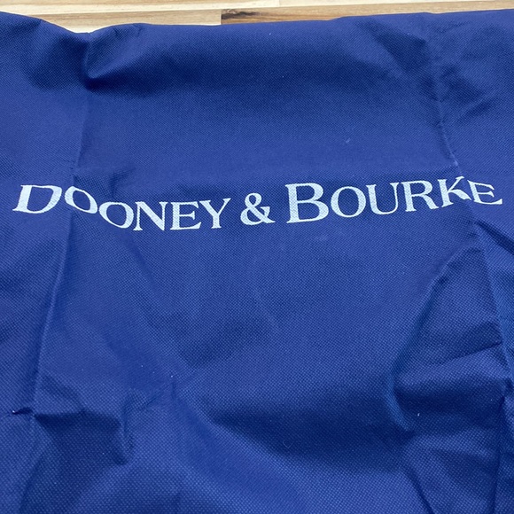 Beautiful new with tags Dooney & Bourke tote bag - Picture 4 of 5